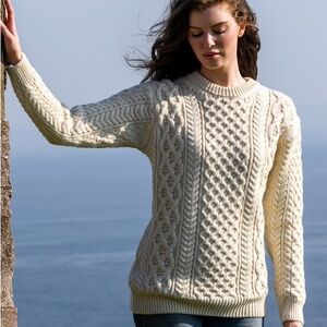 Aran Woollen Mills Heavyweight Merino Wool Sweater Size S